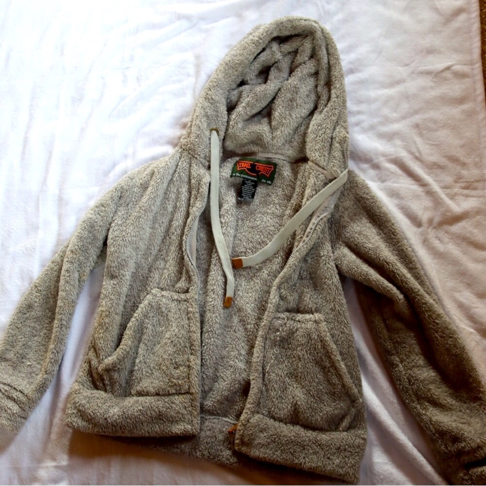 Women’s Medium Fluffy Gray Jacket